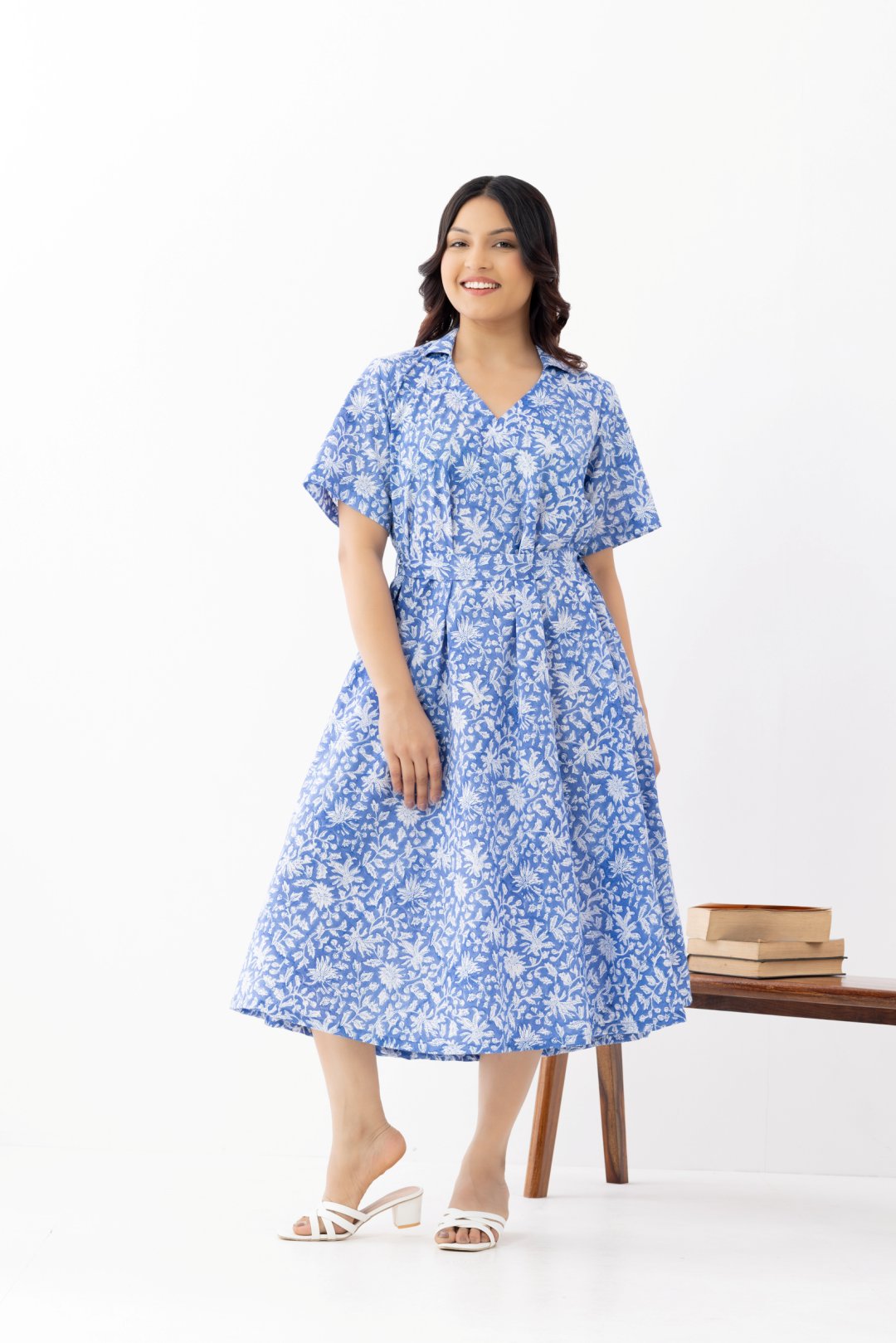 Pure linen cotton fabric v neck blue floral maxi night dress with half sleeves and a collar
