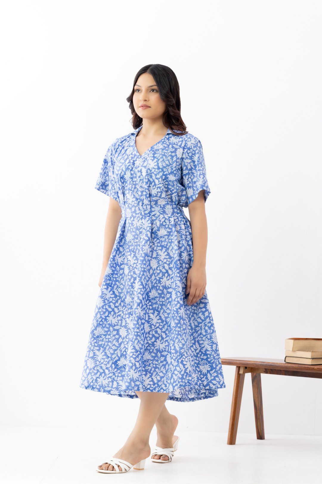 Pure linen cotton fabric v neck blue floral maxi night dress with half sleeves and a collar
