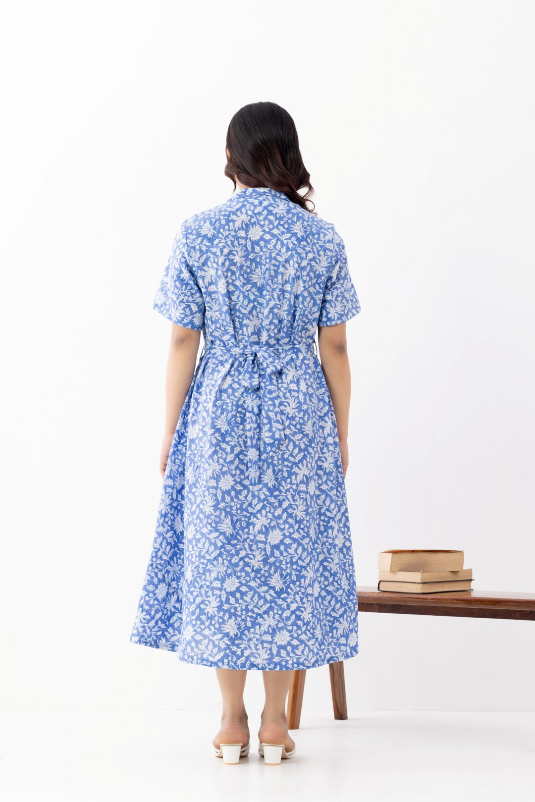 Pure linen cotton fabric v neck blue floral maxi night dress with half sleeves and a collar