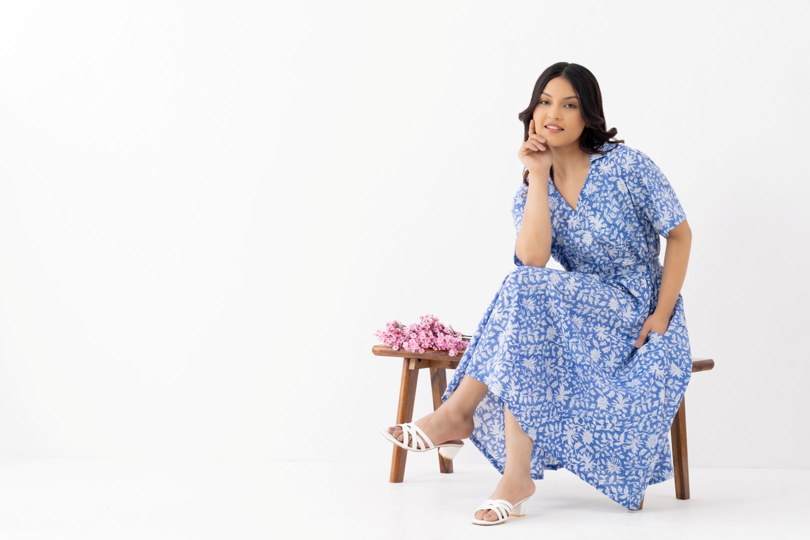 Pure linen cotton fabric v neck blue floral maxi night dress with half sleeves and a collar